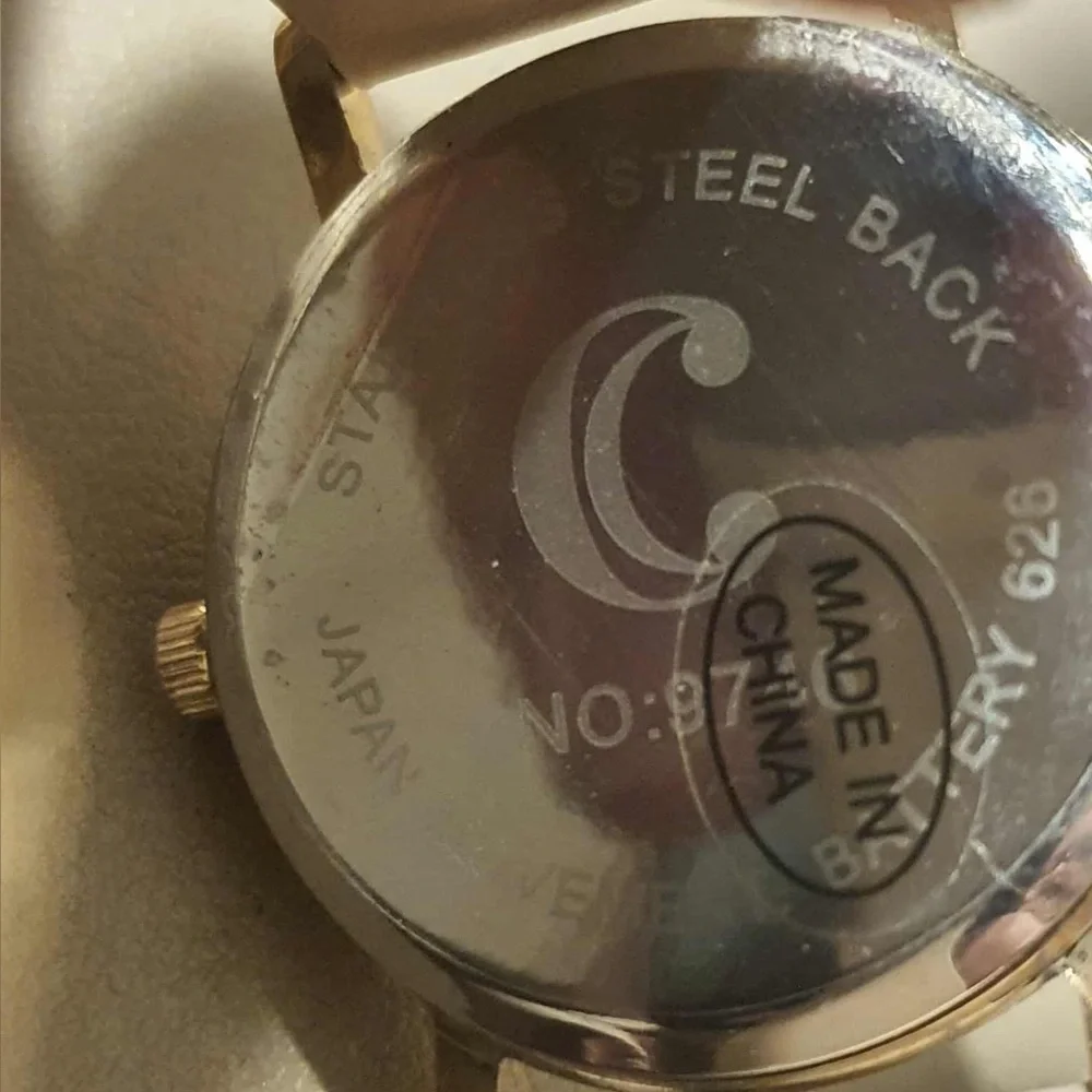 🦋10/$20🦋 Charming Charlie Goldtone/Tan Leather Women's Watch - Picture 4 of 4